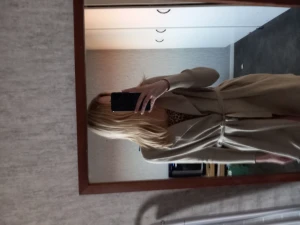 Kappa  - Så fin kappa i fint skick❣️ endast en defekt och de är att tråden som håller upp bandet är borta på ena sidan inget man tänker på dock.