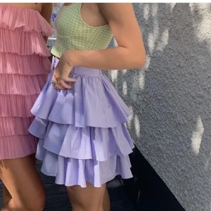 Zara kjol - Säljer min lila zara kjol. Jättefint skick 