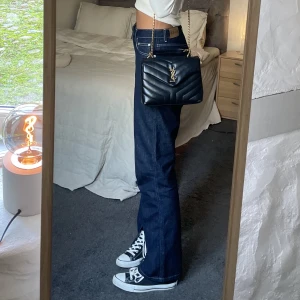 Jeans  - Säljer dessa snygga jeans från na-kd i storlek 38.