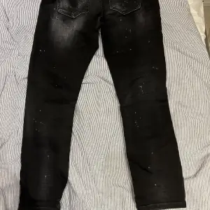 Dondup jeans, modell Alex. Köptes för lite mer än ett år sedan Max använda 5 gånger. Köptes för 3200