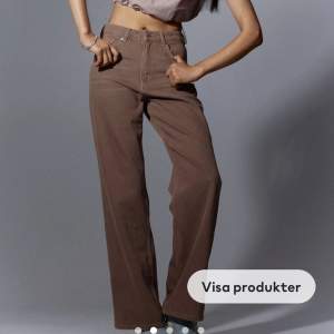 Säljer dessa fina bruna vida jeans som är perfekt nu till hösten. De passar tyvärr inte längre :(