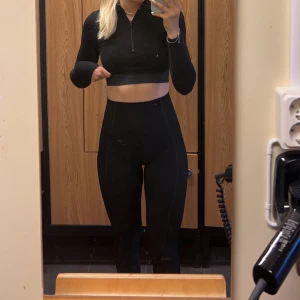 Gymshark träningstights  - Träningstights från Gymshark. Storlek S, men passar xs också