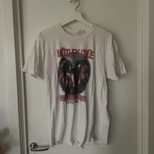 Mötley Crüe merch - Mötley crüe merch som inte kommer till användning