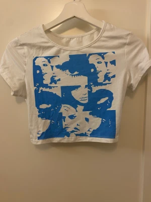 baby tee - Använd 1 gång. 