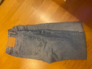 Zara jeans - Ett par fina och bootcut jeans från zara