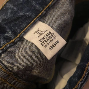 Jeans - Strl 38, från H&M. bra skick 