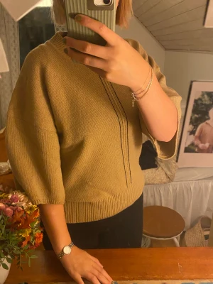 House of Dagmar! - House of Dagmar stickad tröja, aldrig använd!