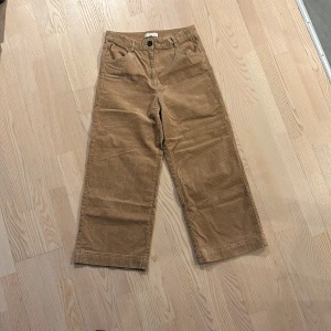 Manchester byxor  - Byxor från HM  Storlek 40  Använd fåtal gånger Köpare står för frakt 
