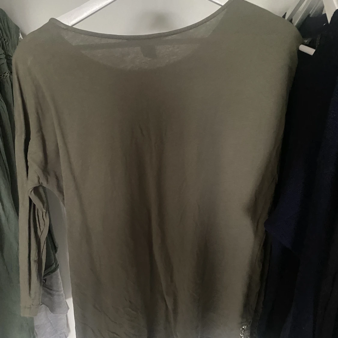 Långärmad tröja med spets - 90