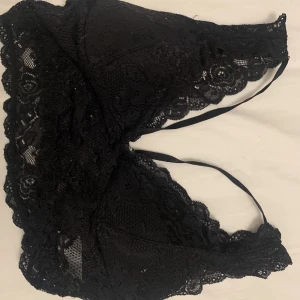 Spetstop - Spetstop från ONLY. Använd och är lite nopprig.