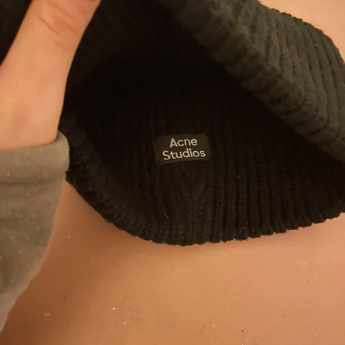 Oanvänd mössa  - 90