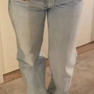 Ljusblå jeans från Gina tricot - Nästan helt oanvänd☺️det är bara att höra av dig vid frågor eller fler bilder