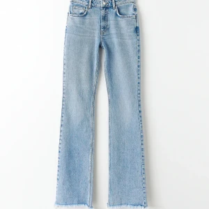Jeans - Säljer dessa slutsålda jeans från gina, nästan aldrig använda säljer pga att dom blivit försmå