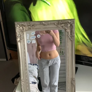 Rosa topp - Söt rosa tröja🤍knappt använd och köpte på plick🤍 