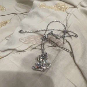 Vivienne weatwood halsband - Inte helt säker om den är äkta men ett myxket fint halsband