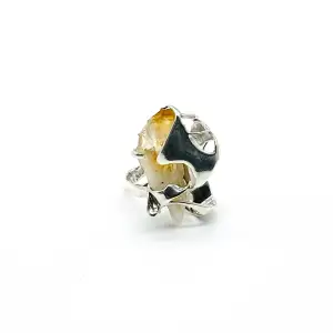 Shattered ring made of Sterling silver 925 with golden citrine crystal. One of the Shattered dreams collection, explore the store for more items.  Size: 21  Size adjustments available   Handmade in Stockholm, Sweden