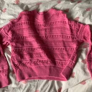 säljer den här rosa stickade tröjan för att den inte kommer till användning | barn storlek