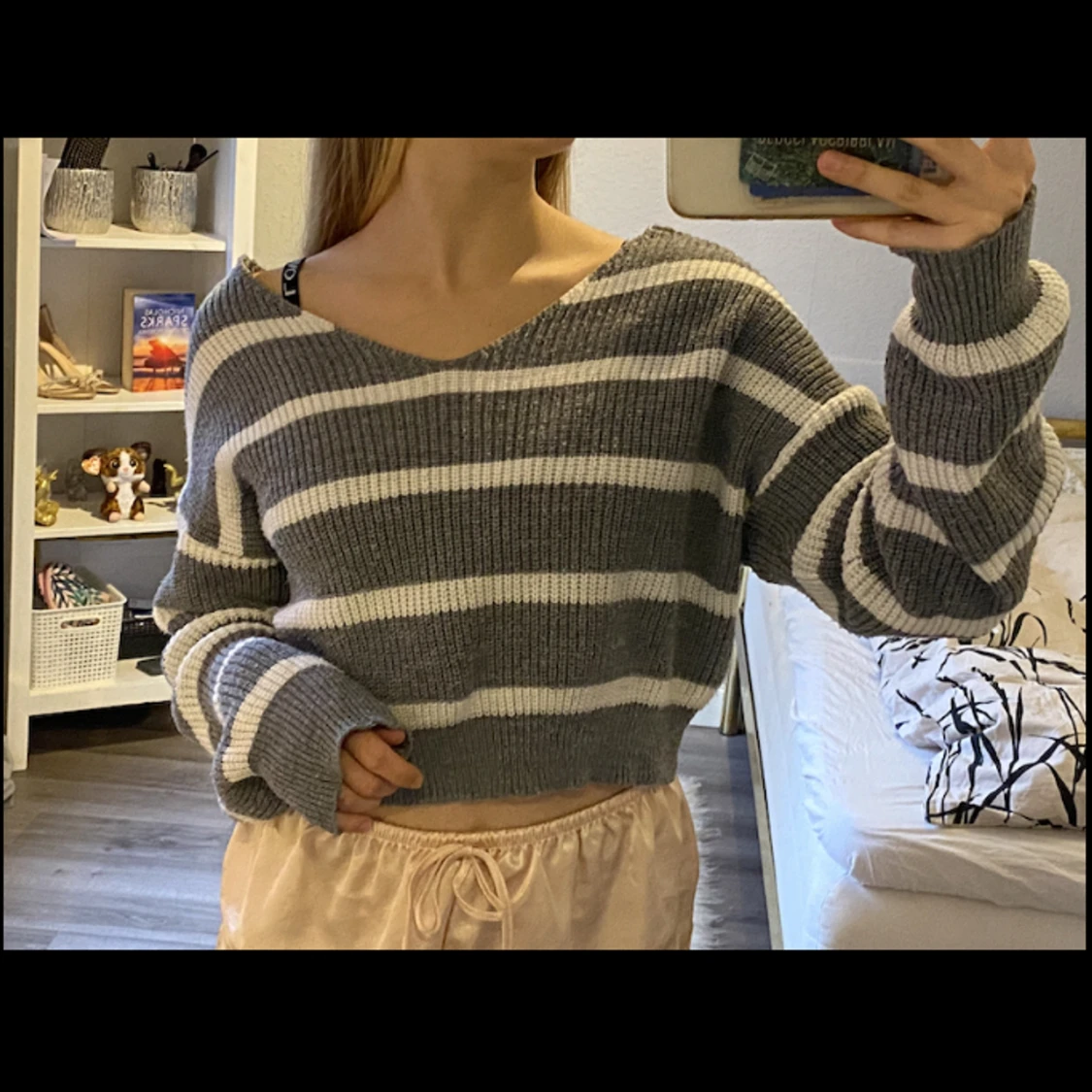 Varm stickad tröja med knut i ryggen - 90