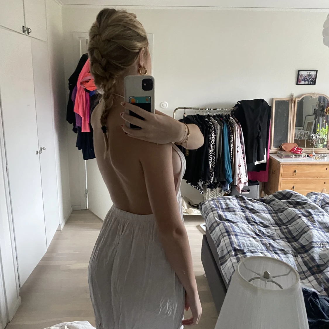 Vit klĂ€nningđ€