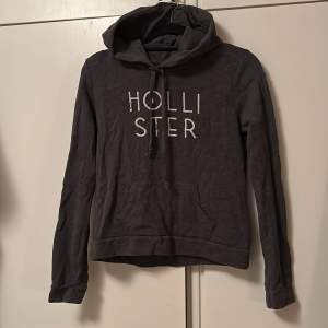 Grå Hollister tröja använd fåtal gånger 
