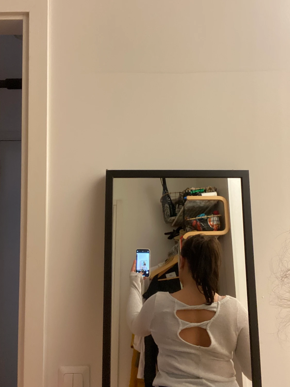 Super fin och enkel tröja med öppen rygg - 90