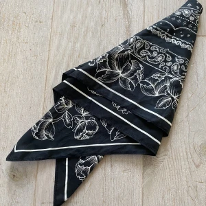Hankerchief - Svart och vit mönstrad, hm 