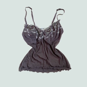 Brunt meshlinne - Superfint linne i meshliknande material. Osäker på storlek men passar troligtvis bra på dig som bär XS eller S 🤎