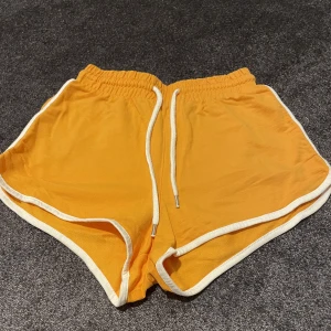 Mjukis shorts från Monki  - Sååå sköna mjukisshorts från Monki!