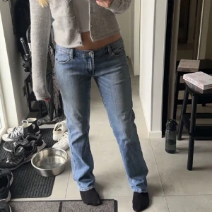 Lågmidjade jeans - Ljusblåa fina jeans!
