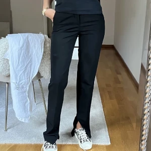 Zara kostymbyxor  - Zara kostymbyxor med slits i storlek S💕💕 