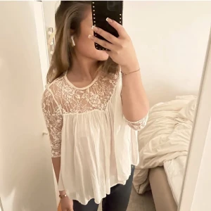 Spets topp - Oanvänd söt spets topp från Chelsea som ej säljs längre🫶🏼 fortfarande i bra skick