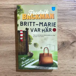 ”Britt-Marie var här” skriven av Fredrik Backman.  Språk: svenska Boken säljs i befintligt skick. Frakt tillkommer <3