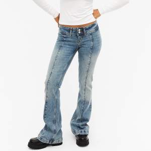 ❗️Helt nya❗️Säljer dessa jeans från monki med prislappen kvar som är slutsålda på hemsidan och så snygga 💗 nypris: 500kr