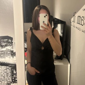 Adoore topp - Säljer mitt adoore linne som är för stort, storlek 36.  Använd en gång, nypris är runt 900kr