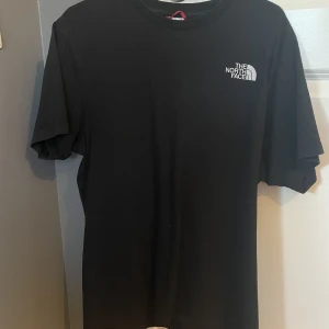 T-shirt  - Köparen står för frakt 