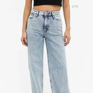 Säljer dessa jeans från monki i modellen yoko, endast använda ett fåtal gånger