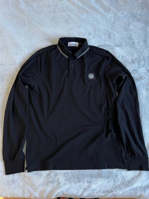Stone Island  - Stone Island långärmad piké i mycket fint skick