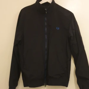 Fred perry vårjacka - Storlek s. Jättefin och som ny!