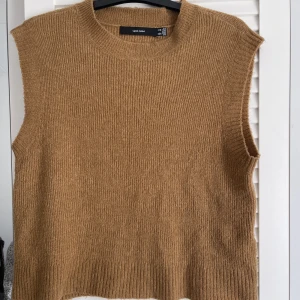 Orange väst - Orange bäst från Vero Moda. Köpt för 299kr