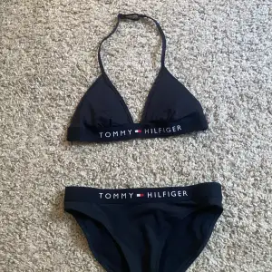 Jätte fin Tommy Hilfiger bikini storlek 14-16 år❤️helt ny💕 färg: jätte mörkblå💦🌊