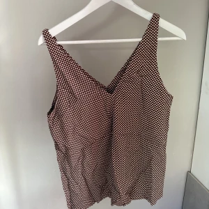 Gulligt linne - Säljer detta oanvända linnet från HM  i storlek 36