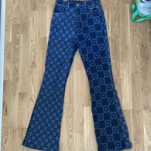 Jaded London Jeans - Jaded London Jeans oanvända. Storlek W26 passar 36-38, väldigt stretchiga. Pris+eventuell frakt.