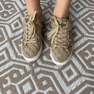 Guess skor - sneakers guess