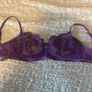 Lounge Underwear blossom balcony - Säljer min jättefina  blossom balcony bh från lounge underwear💕 använd fåtal gånger då den tyvärr är för liten för mig🫠 nypris 450kr