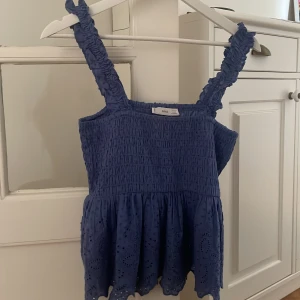 Linne - Säljer detta blåa linne från mango helt oanvänt!💕