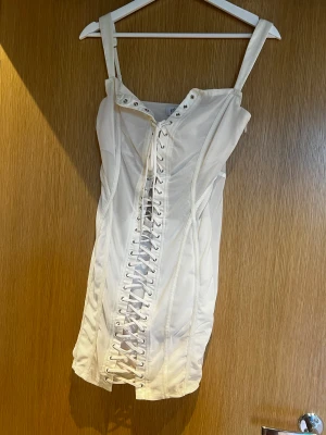 Oh polly klänning  - Aldrig använd! 