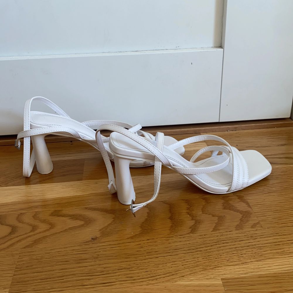 Vit Vita Klackskor Bershka Plick Second Hand