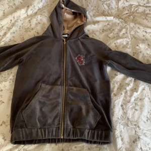 Tjocktröja - Brun,fåglar,blommor