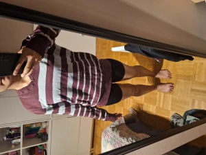 Stickad tröja - Stickad tröja köpt second hand, har inga defekter som är hittade. Säljer för att jag använder den aldrig. Har en oversize passform.