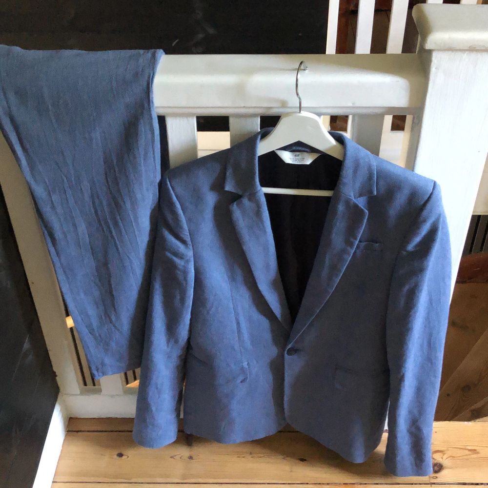 Blå Blå kostym - H&M | Plick Second Hand
